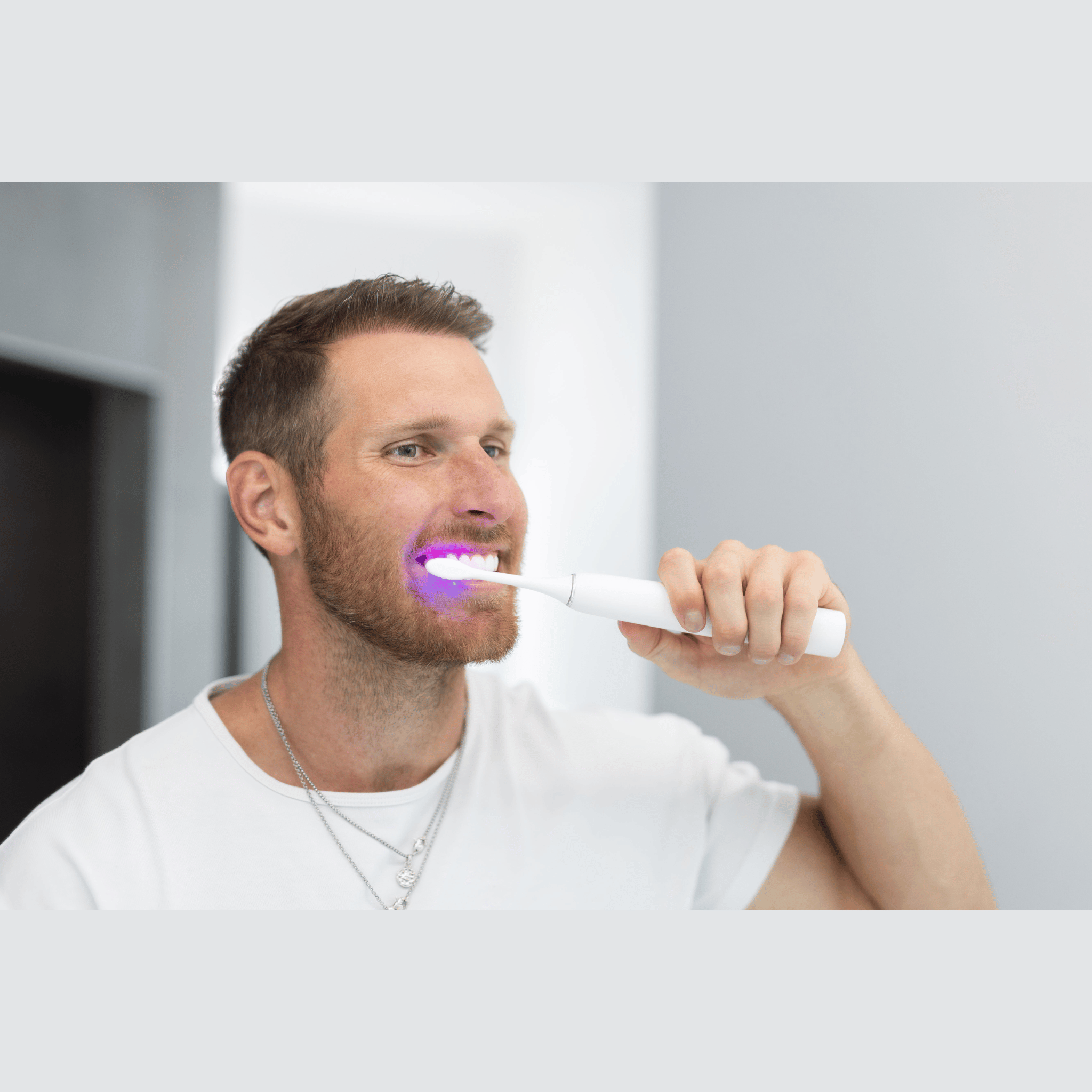 Illume Sonic Toothbrush - Red & Blue Light Therapy Oral Care